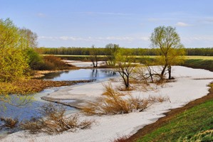 апрель